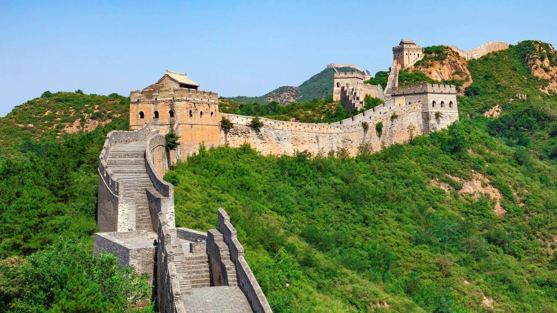 The Great Wall scene and the gates are mighty