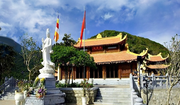 Chùa Núi Một Vân Sơn Tự - tour Côn Đảo TodayTourist