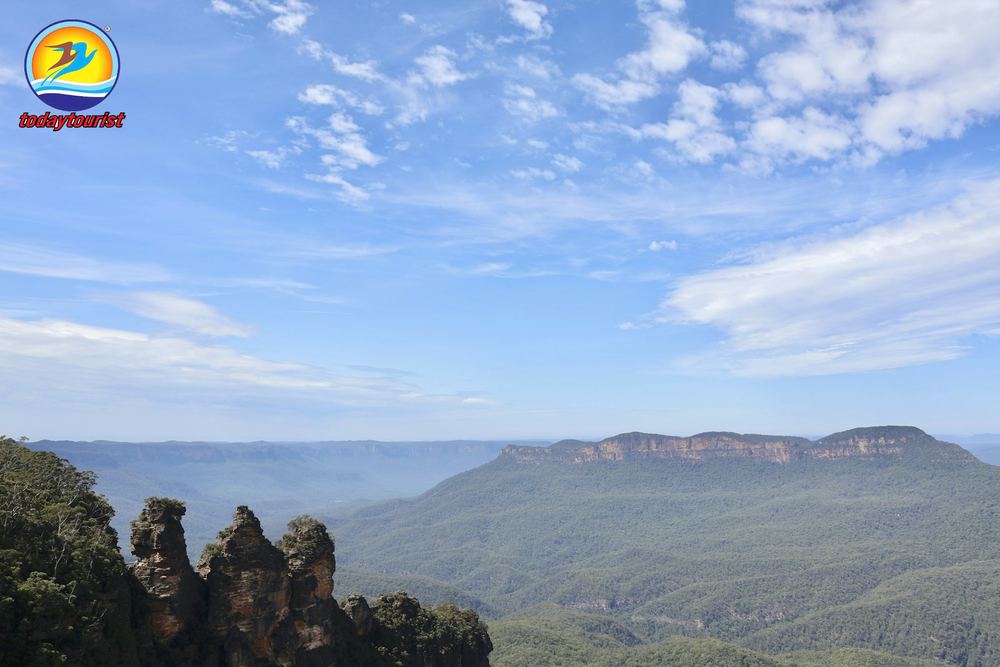 Núi Three Sisters và cảnh quan Blue Mountains. – TodayTourist