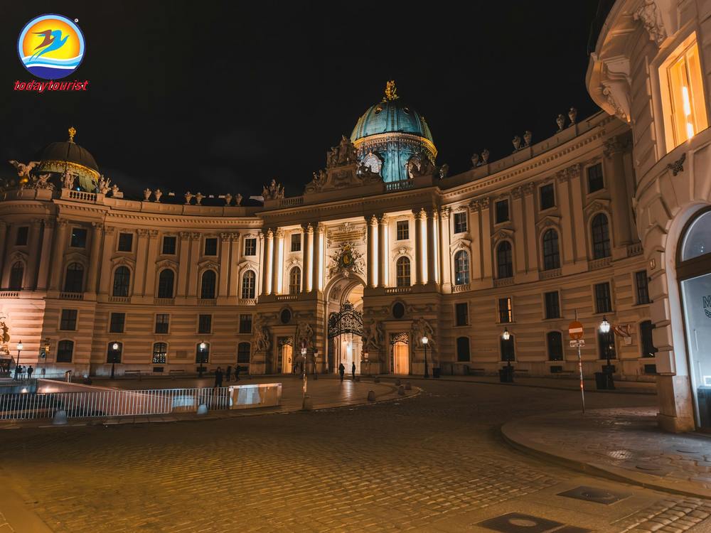 Cung điện Hofburg tại Vienna. – TodayTourist