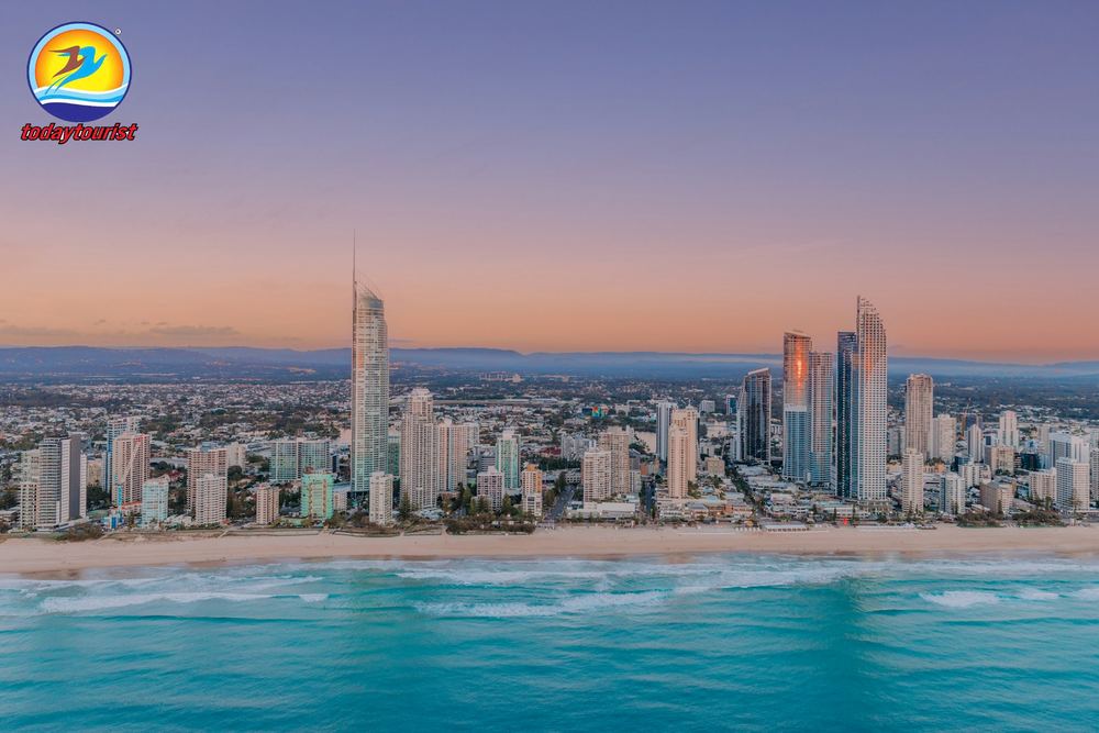 Bờ biển và đường chân trời Gold Coast. – TodayTourist