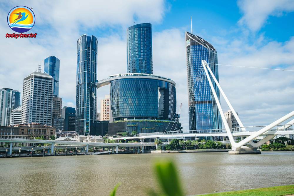 Cảnh thành phố Brisbane nhìn từ khu South Bank. – TodayTourist