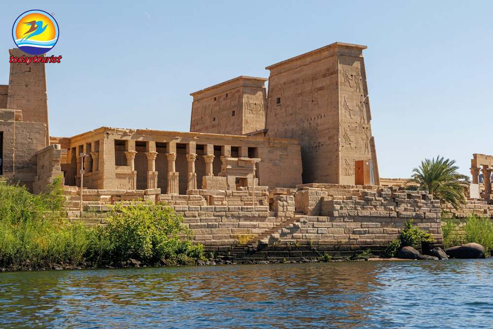Đền Philae bên sông Nile tại Aswan. – TodayTourist