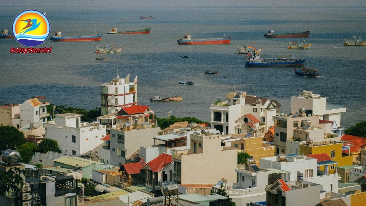A picturesque view of Vũng Tàu city with ships on the sea and vibrant 