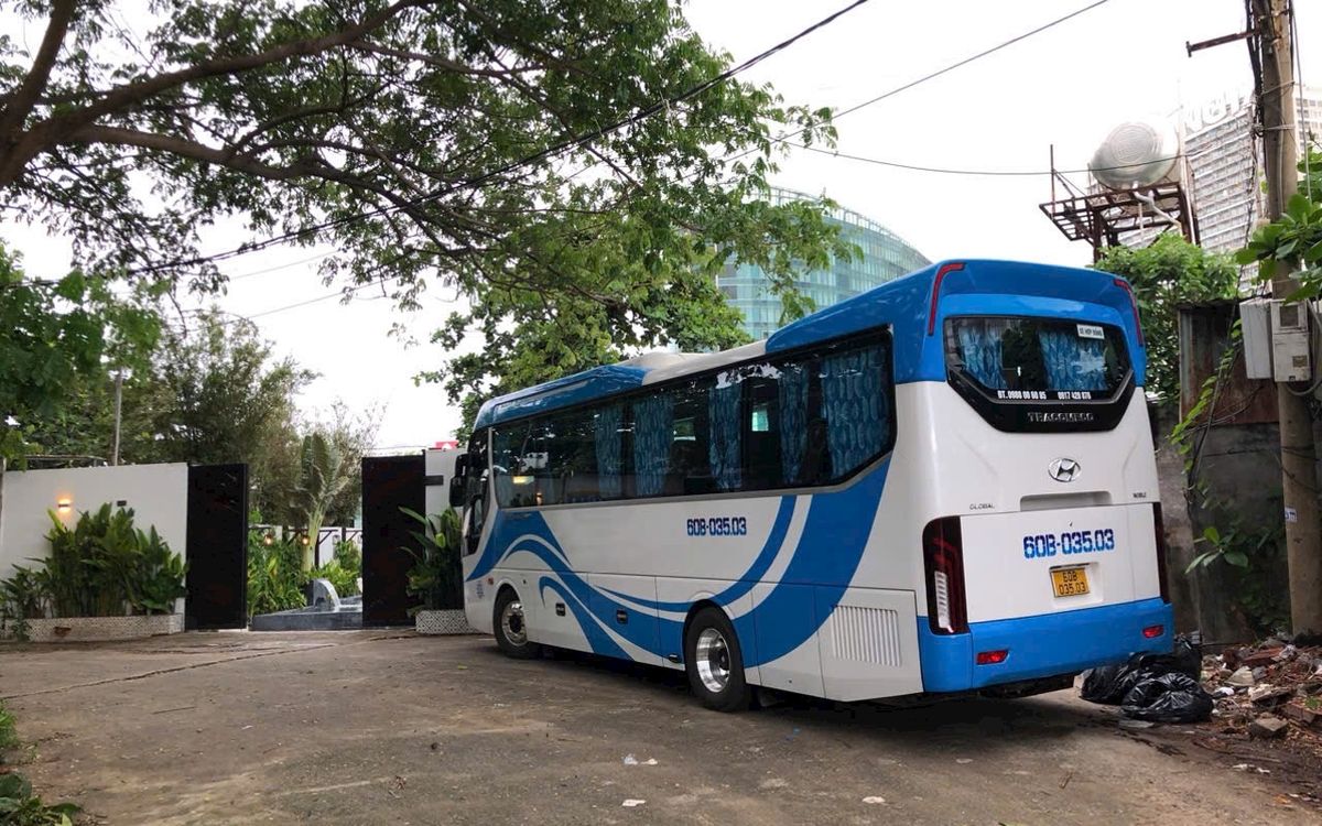 Thuê xe đi Cần Thơ – xe đón khách tại điểm hẹn