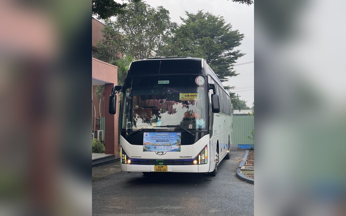 Thuê nguyên xe đưa công nhân về quê và đón lại dịp Tết
