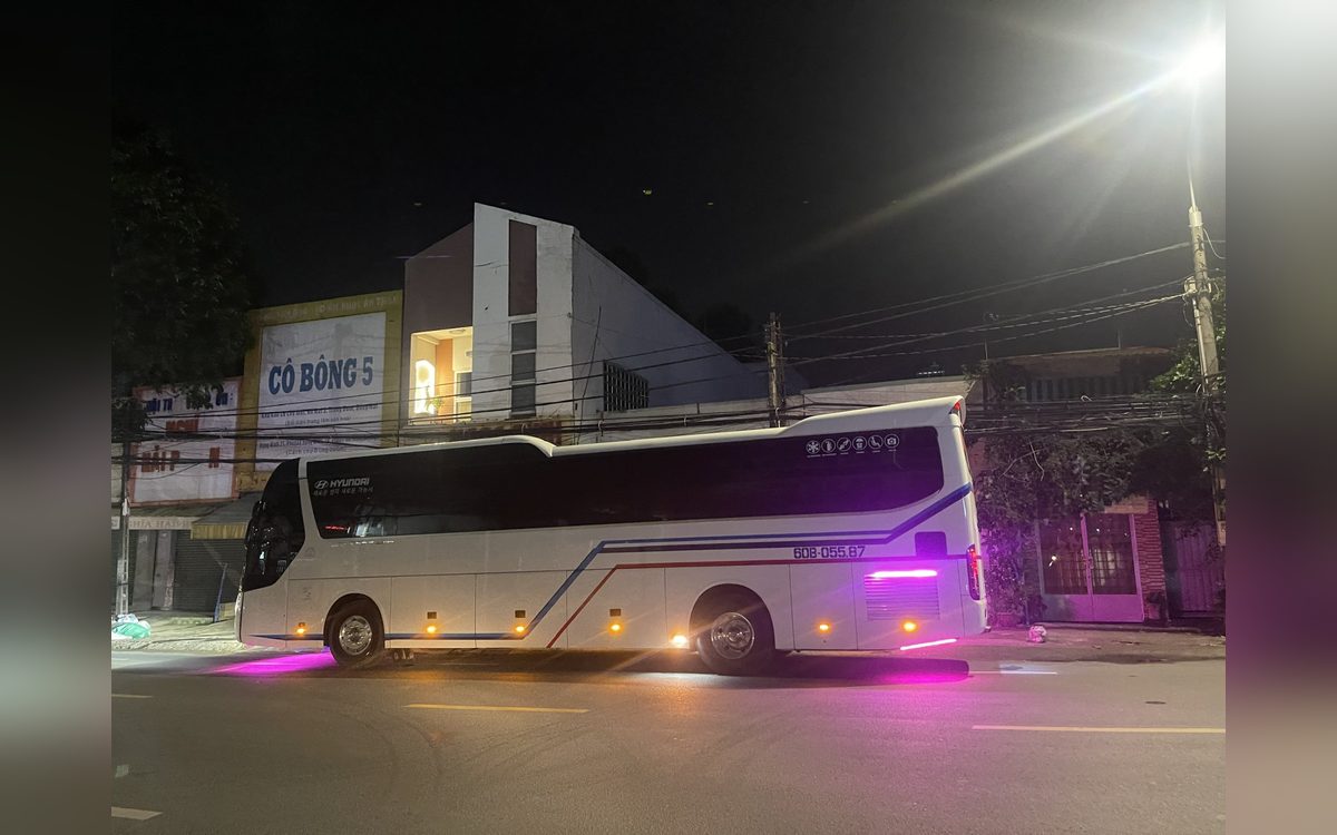 Thuê xe đưa đón đoàn tại sân bay Tân Sơn Nhất